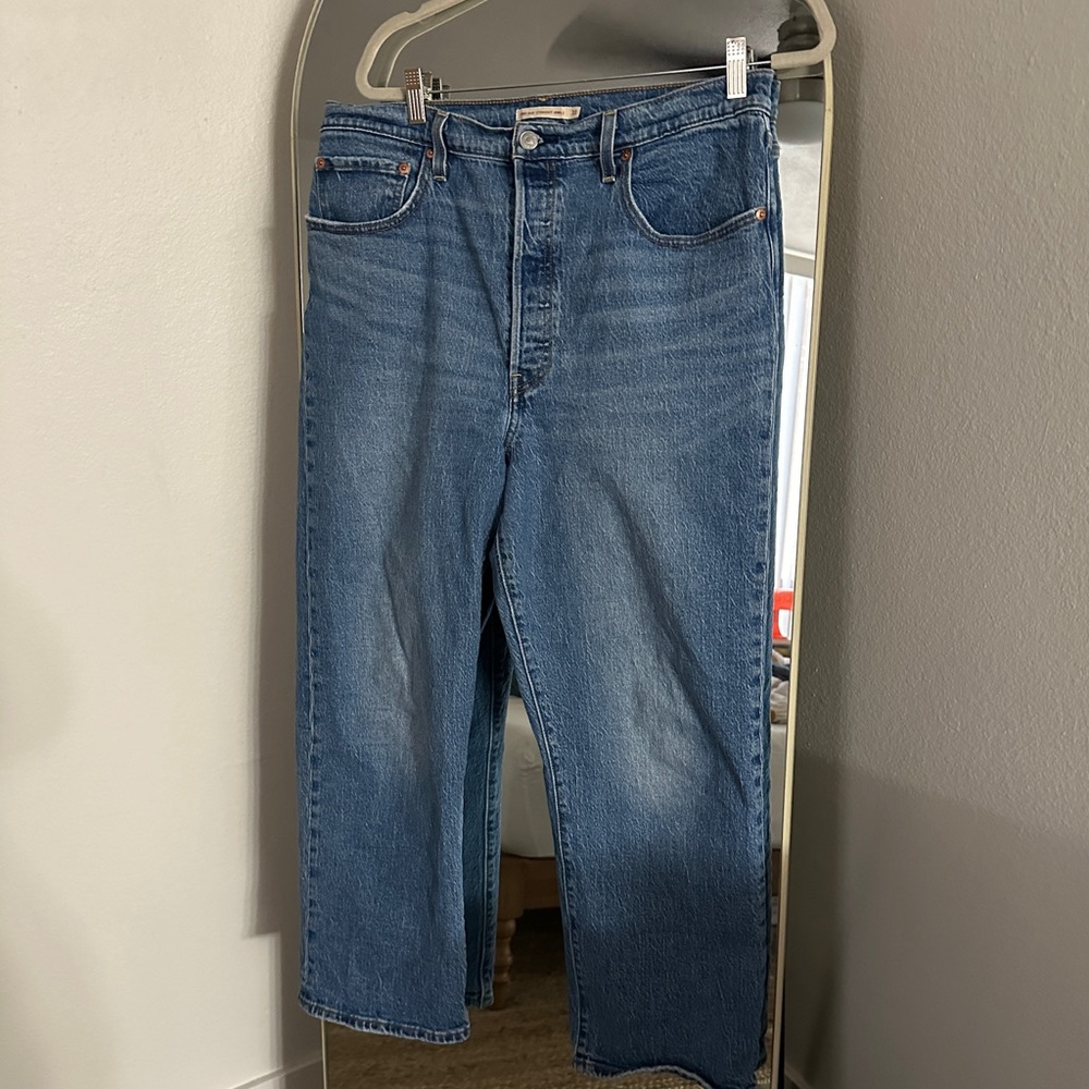 Levi’s Premium Ribcage Ankle Straight Jean